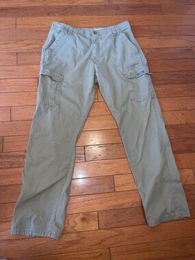 Wrangler Men's Cargo Pants in Light Olive